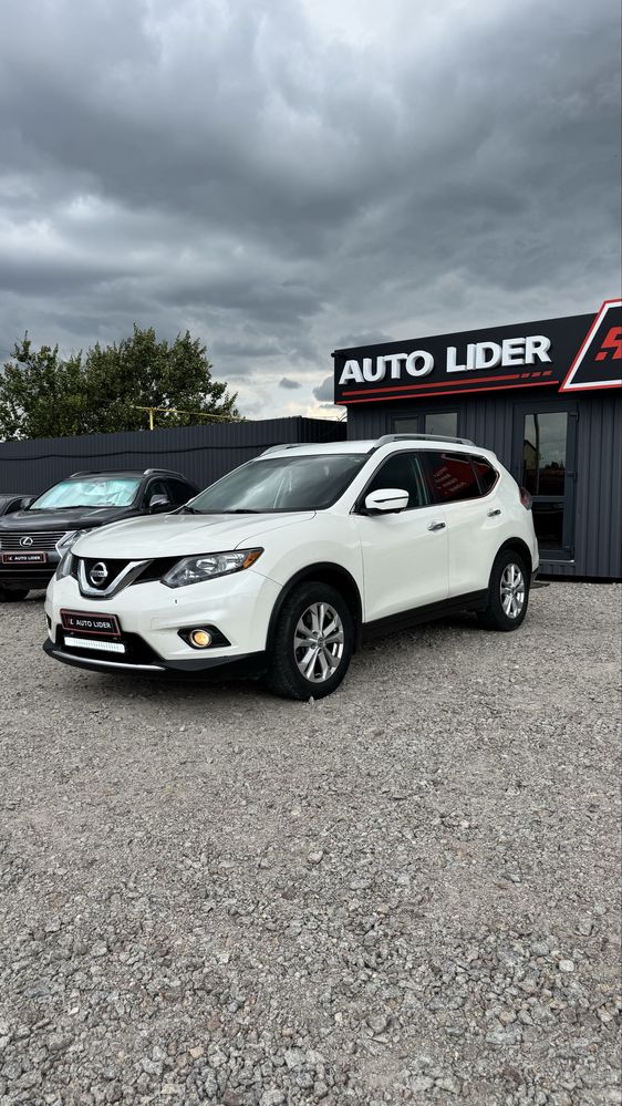Nissan Rogue Ніссан Рог 2016р. 2.5 газ/бенз, Автомат. Камери 360