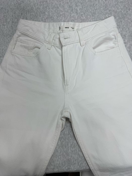 Сучасні стильні джинси  білого кольору Mango 34 розмір