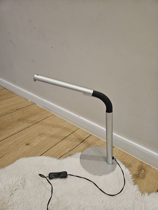 Lampa na biurko srebrna