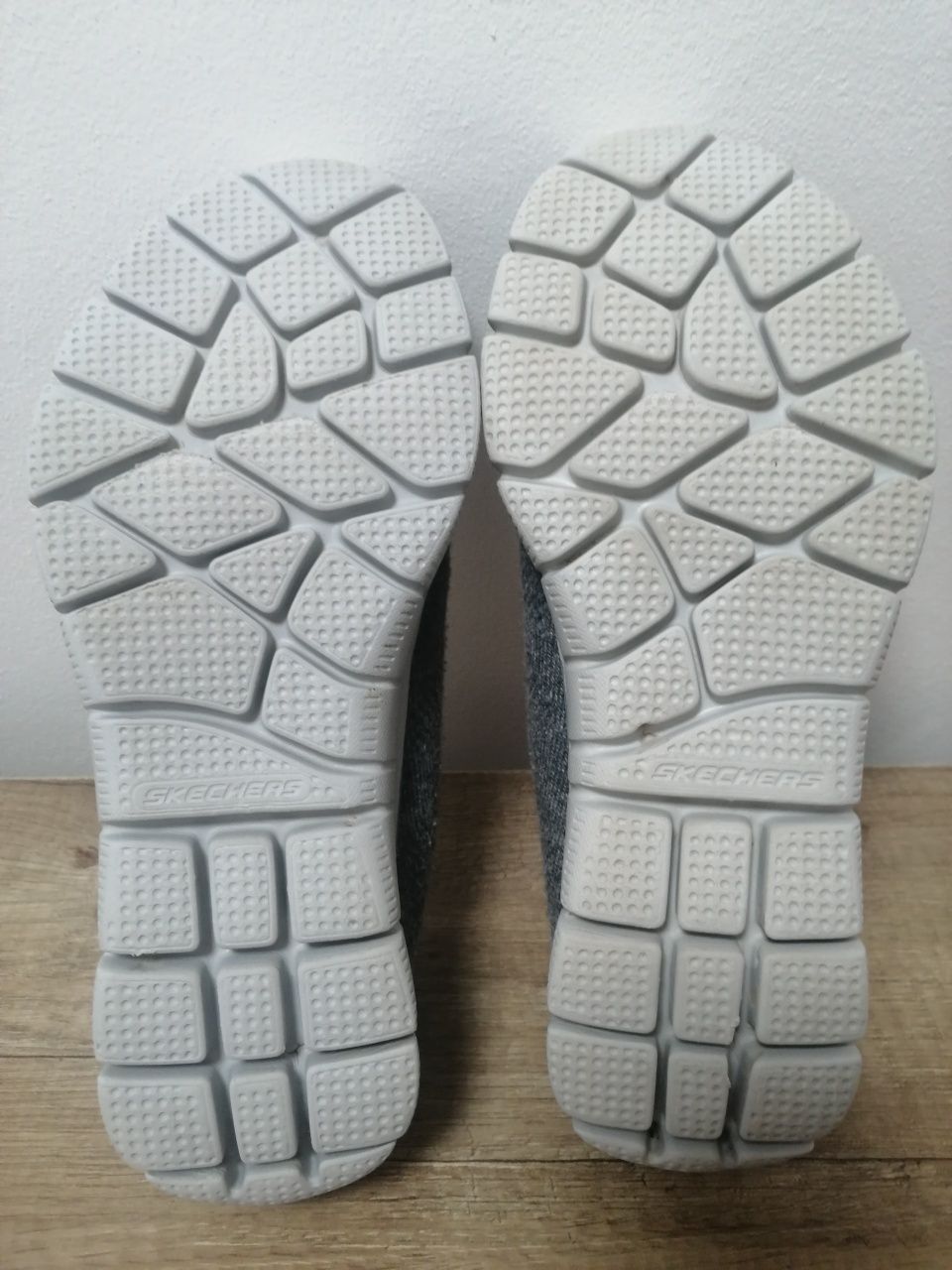 Skechers сліпони