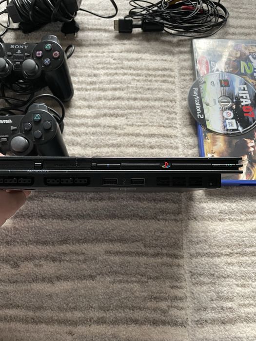 PS2 Playstation 2 slimline + 2 pady + kable + gry