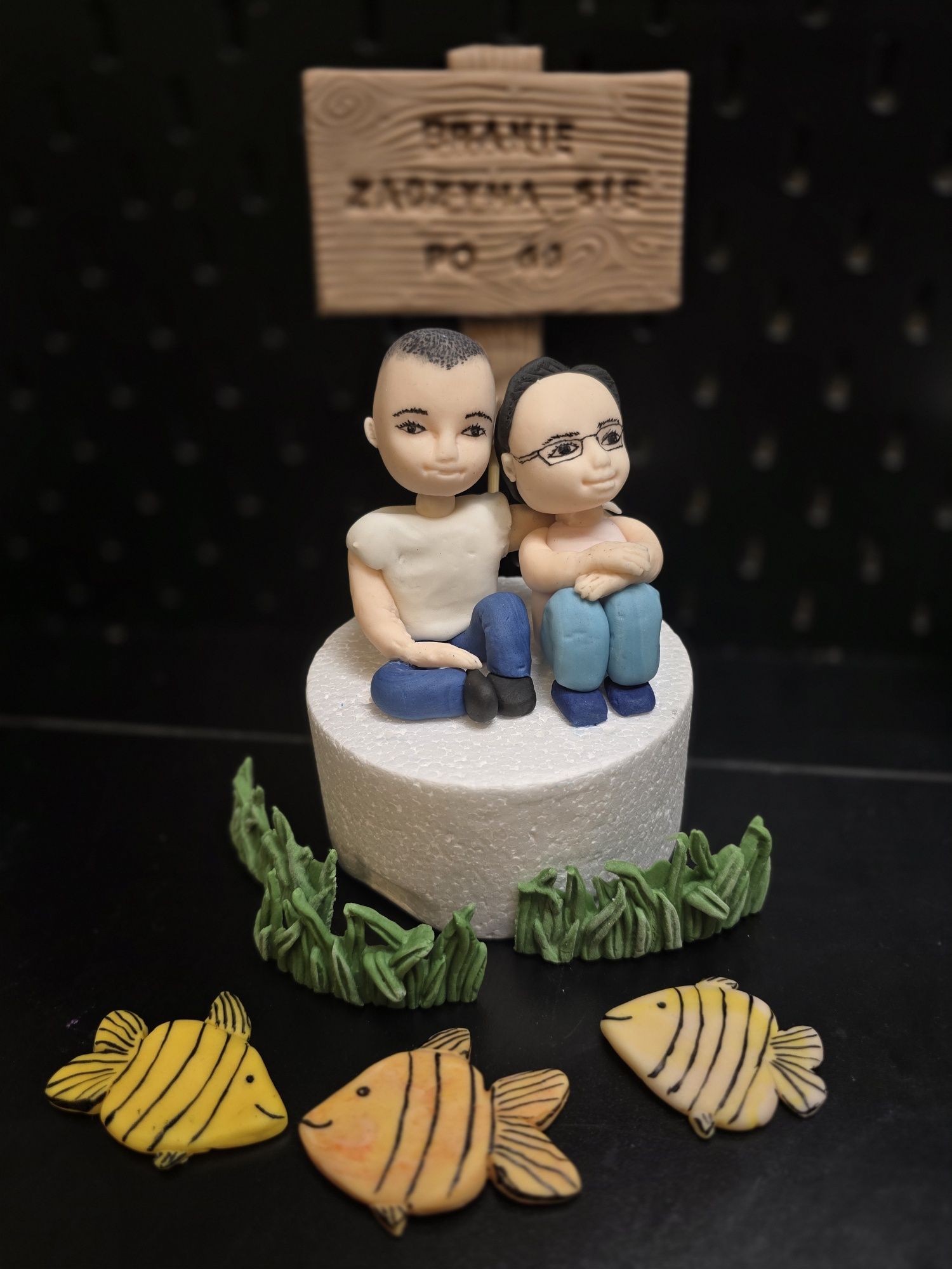 Tabliczki personalizowane z imieniem zł masy cukrowej na tort