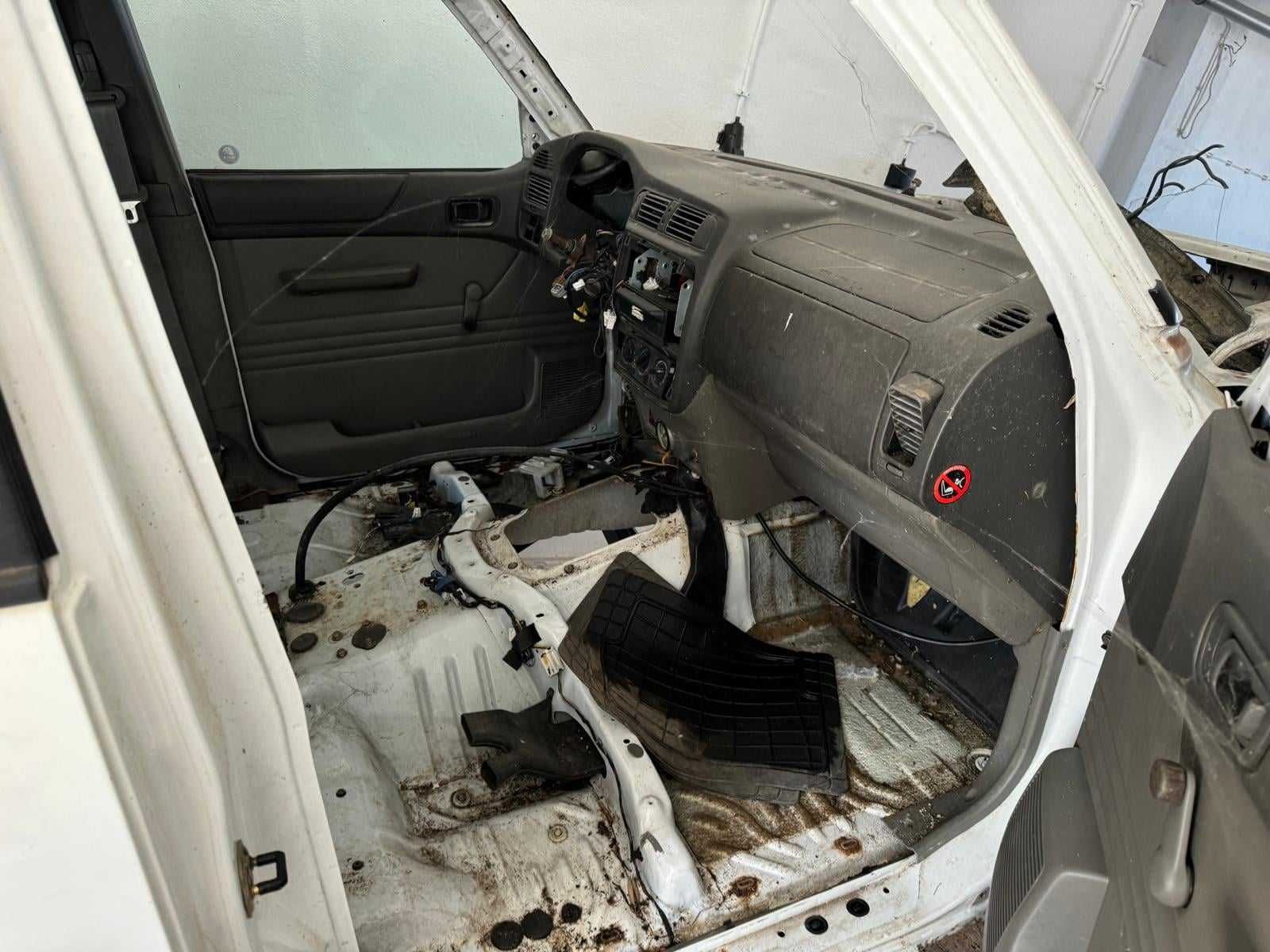 Cabine Carroçaria Nissan Patrol y61
