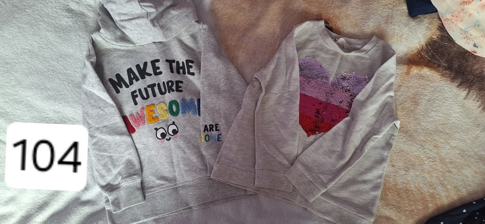 Zestaw ubranek w rozmiarze 104