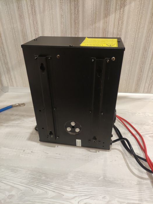 ДБЖ Volt Polska 24 на 220 вольт 1400-2000 Ватт чистий синус + балансир