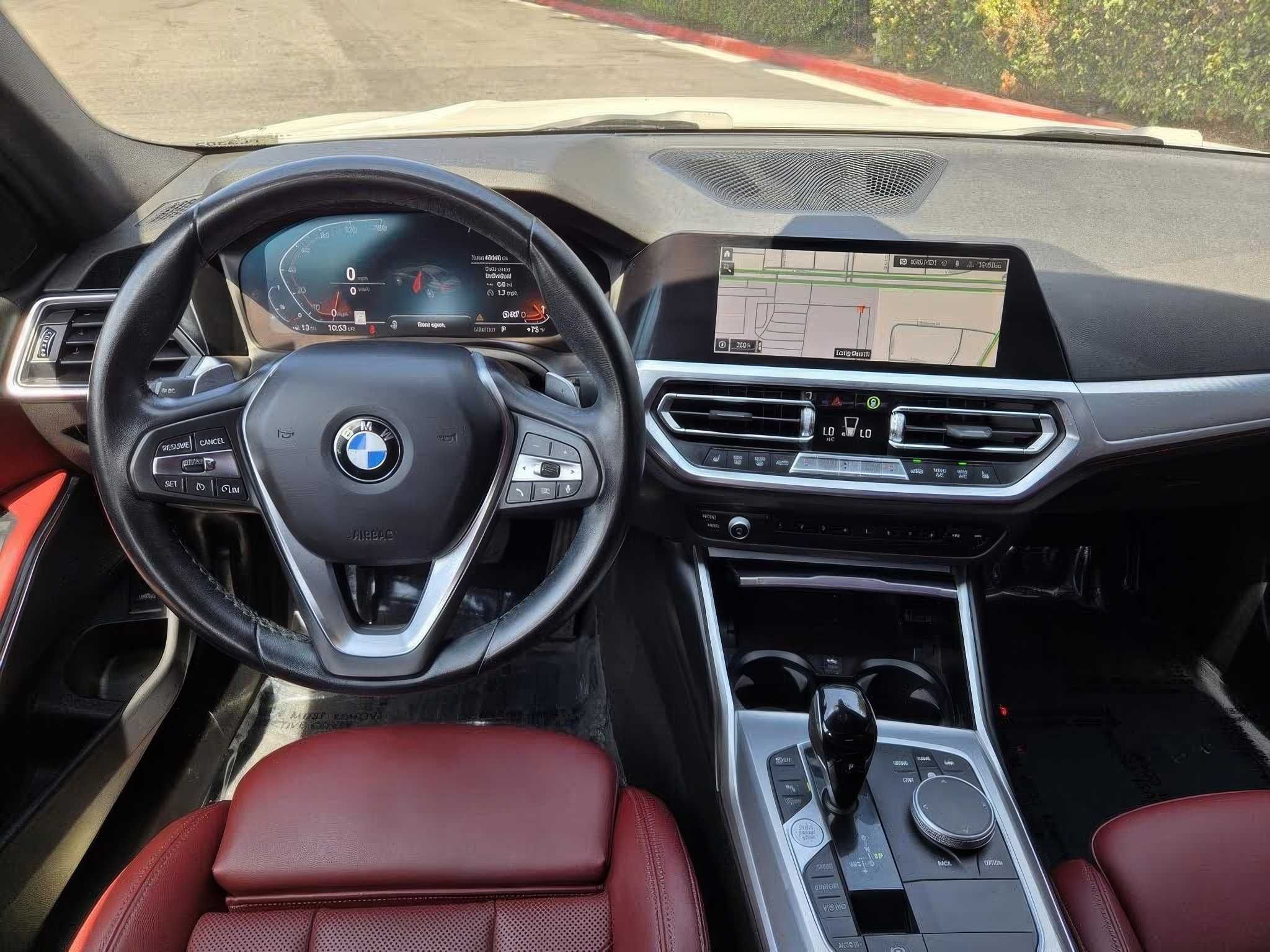2022   BMW   330i