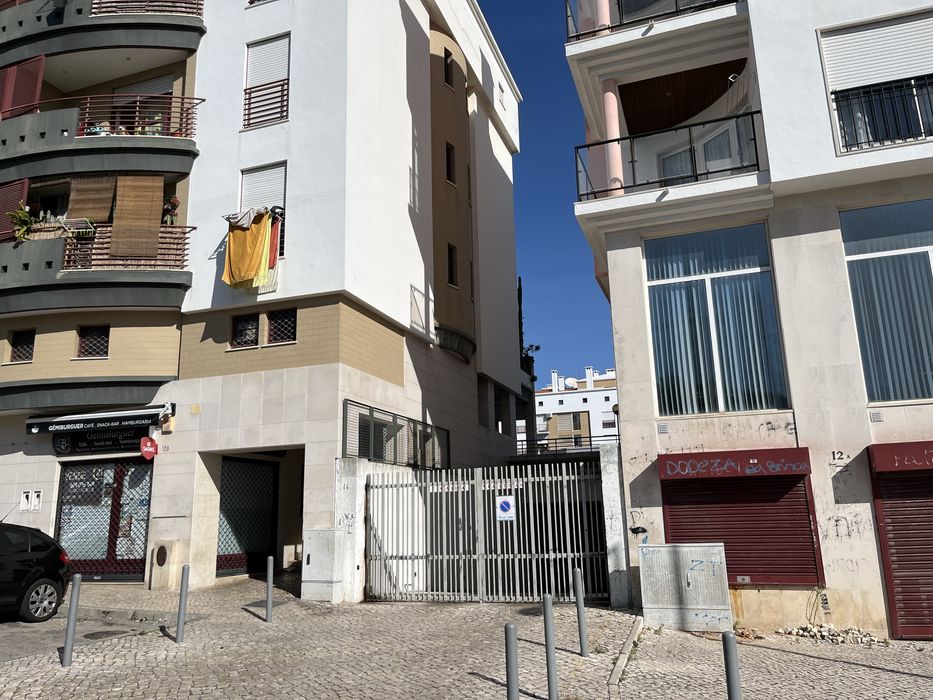 Garagem Laranjeiro 20m2