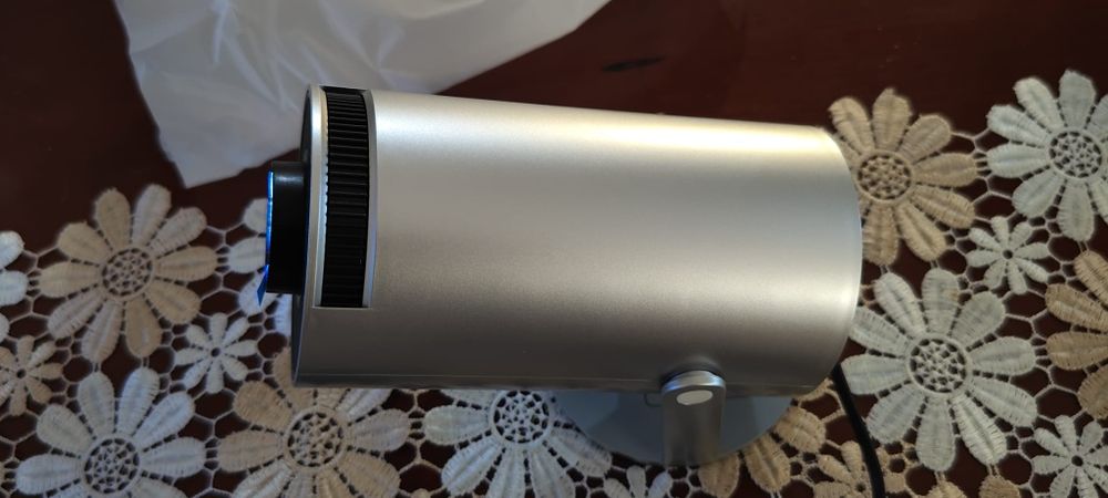 Projektor multimedialny Android, Wi-Fi, bluetooth.Nowy