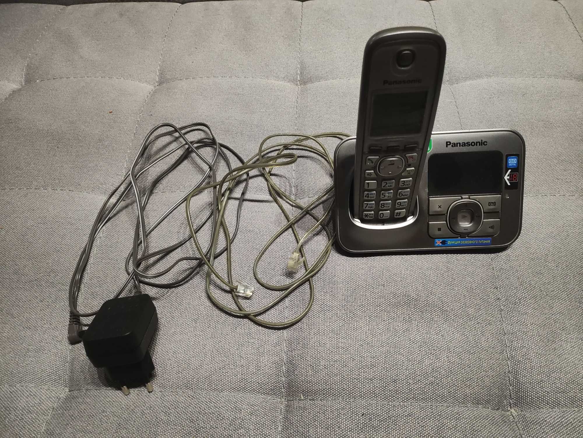 Домашній телефон / Стаціонарний телефон / Panasonic KX-TG6621UA