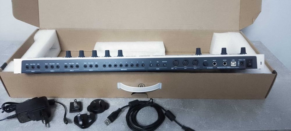 MIDI-контроллер ARTURIA Keystep Pro + Nexus2 ліцензійний диск