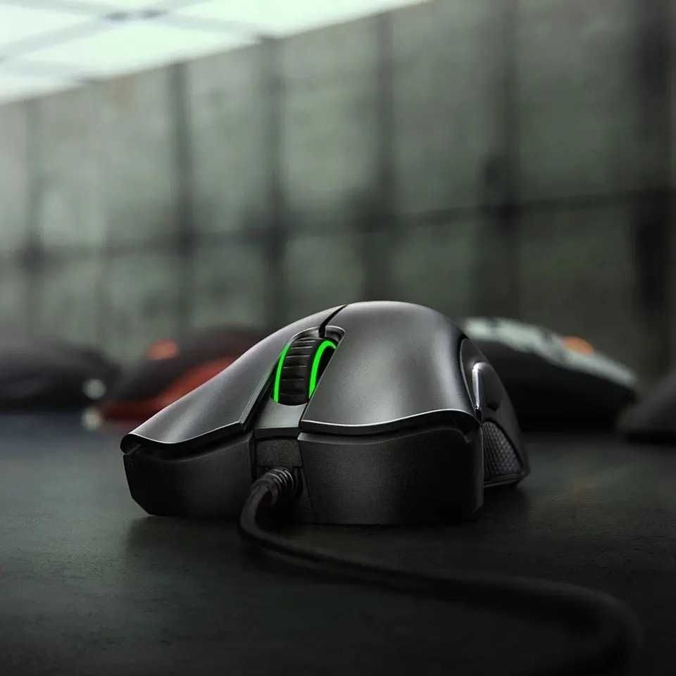 Чорна провідна ігрова миша Razer DeathAdder Essential, оптичний датчик