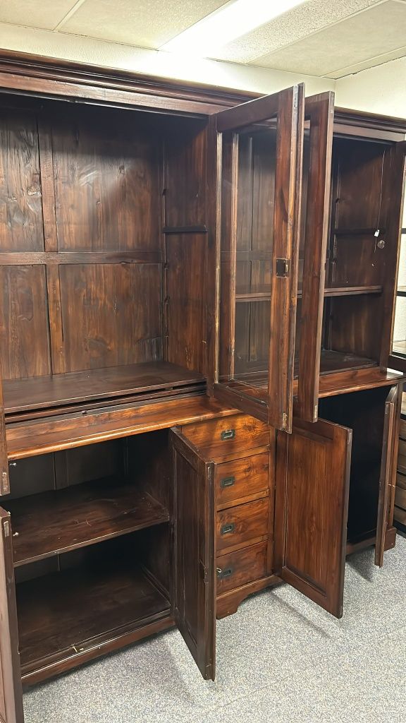 Duża biblioteka - kredens w stylu kolonialnym