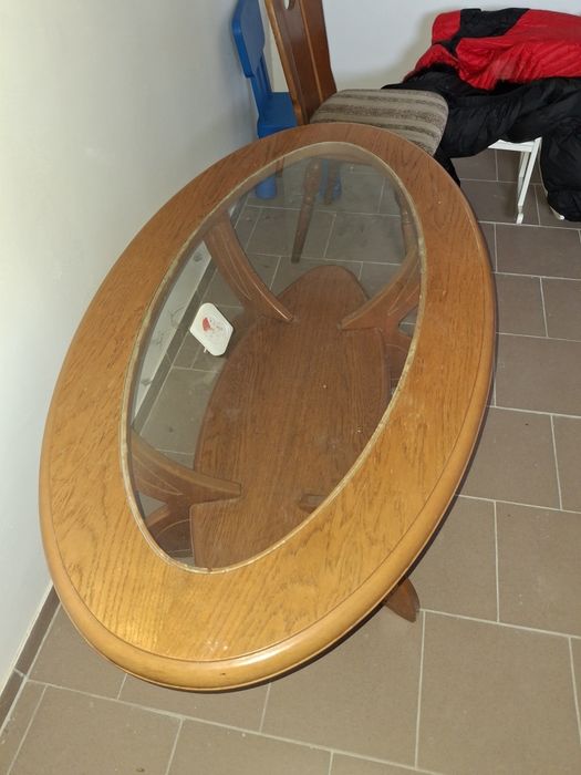 Sprzedam Stolik z szybą