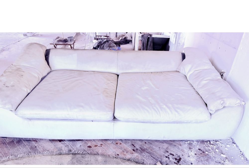 Диван кожаный раскладной. Италия.