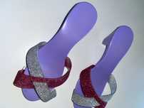 Chinelo com salto de brincar