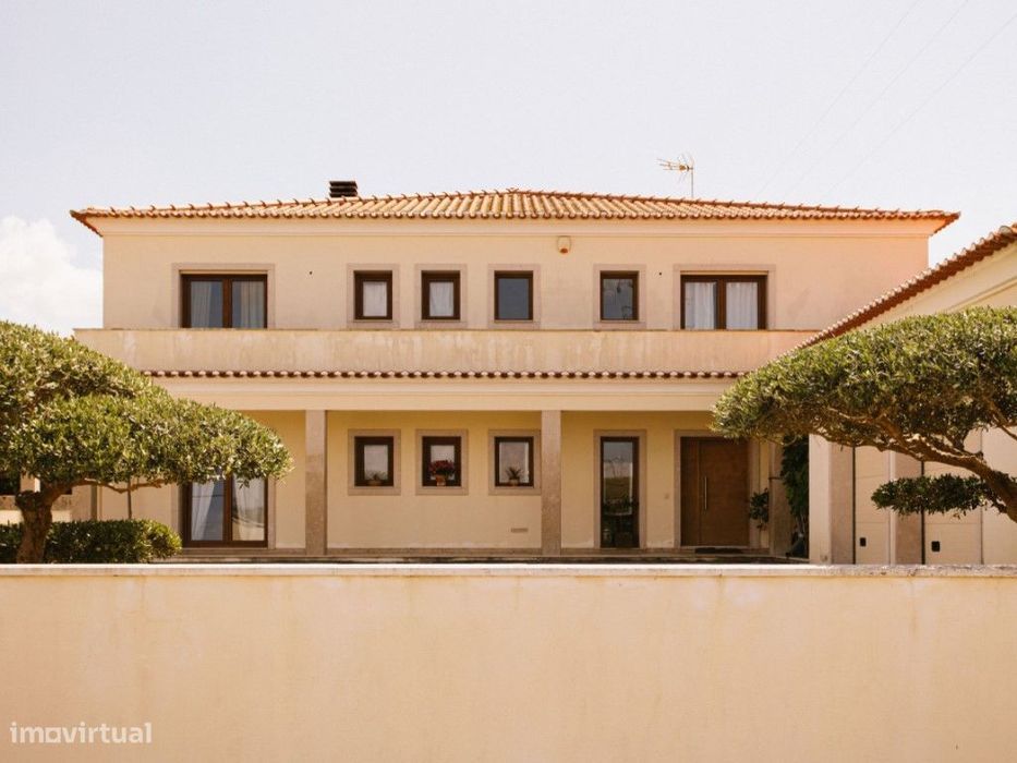 Moradia Isolada de Alto Desempenho com 5 Quartos, em Lote de 2000 m²