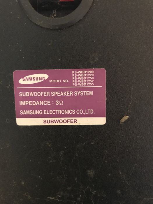 1x Coluna com pe Samsung home cinema