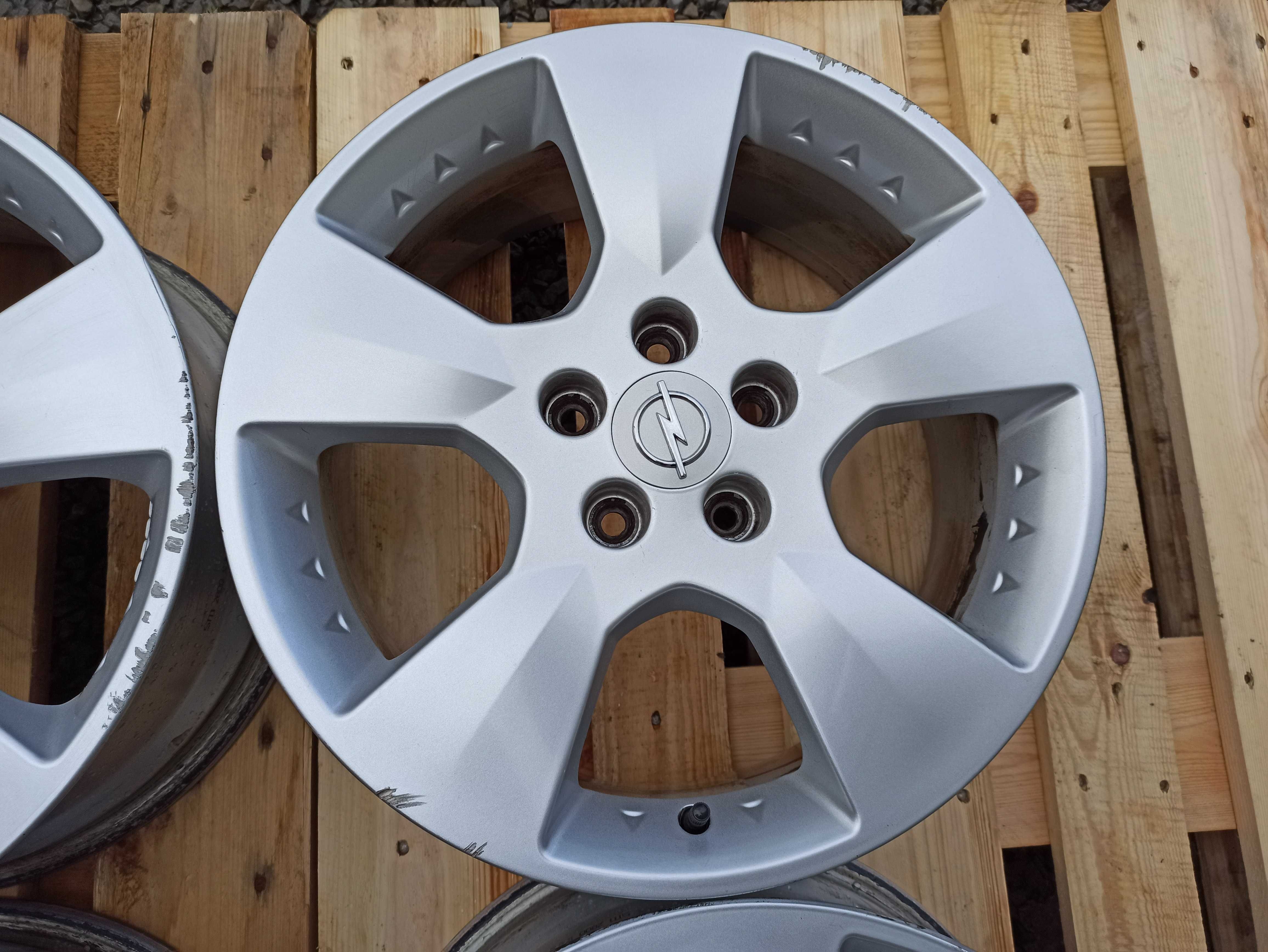 Диски литые Opel Astra G H Vectra B C Zafira B Signum Титани 5x110 R17