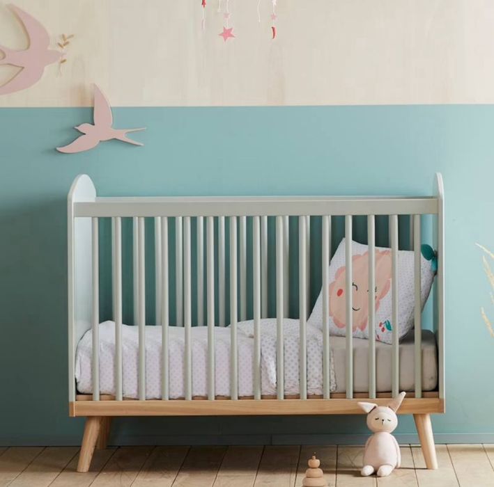 Berço e colchão rosa de bebe verbaudet
