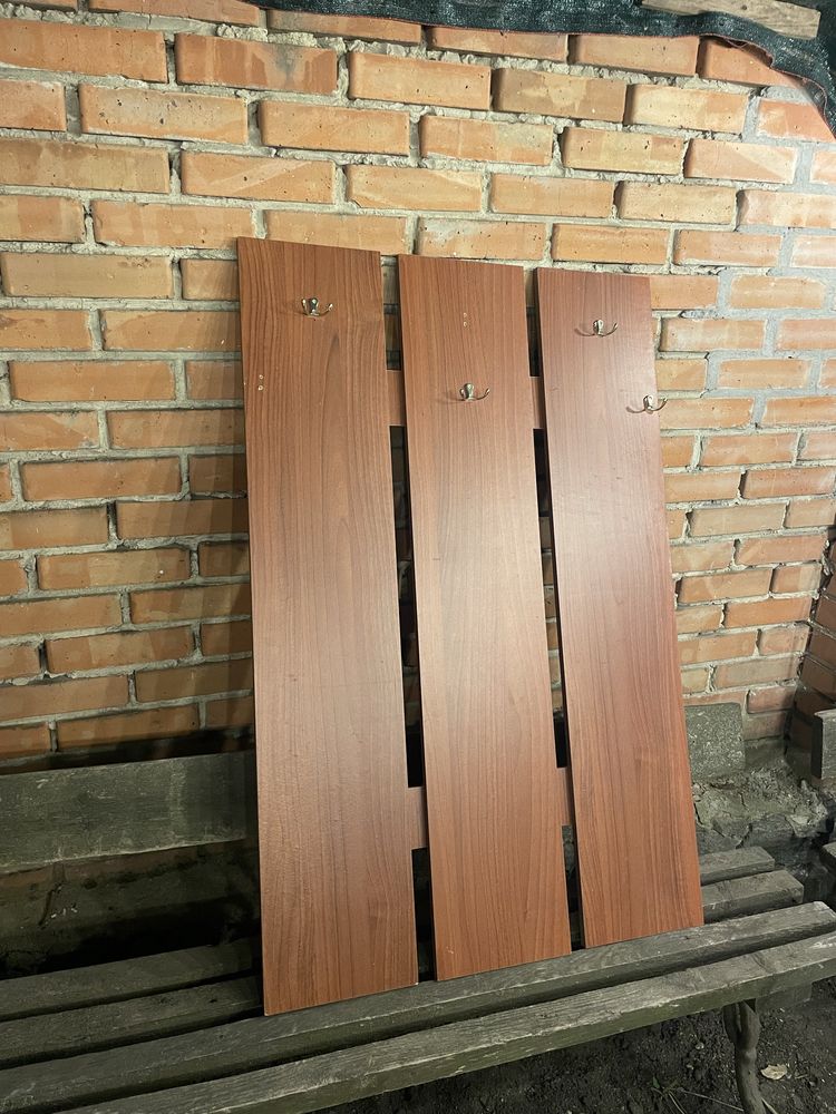 Продам настеную вешалку