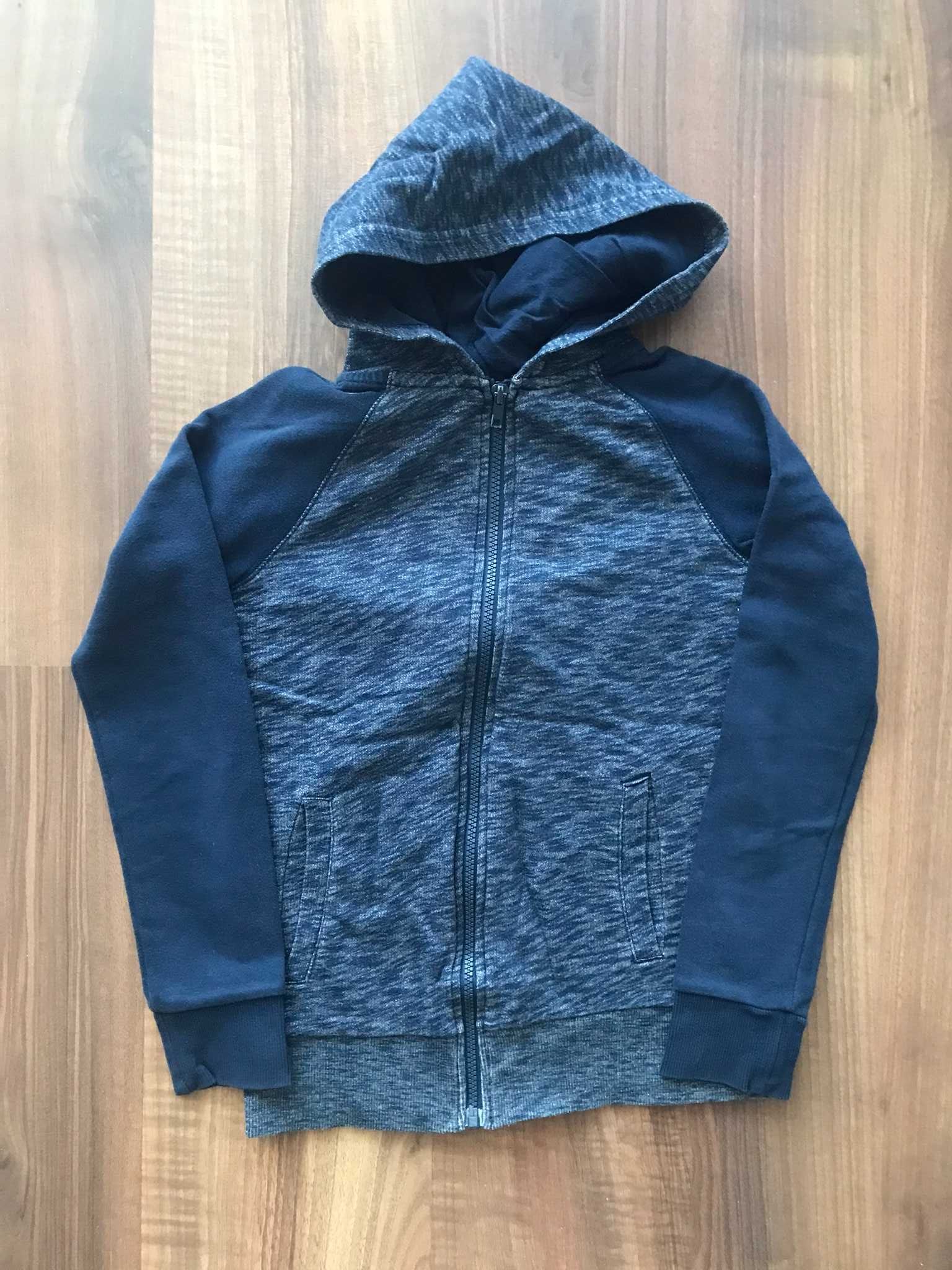 granatowa bluza H&M r. 134/140