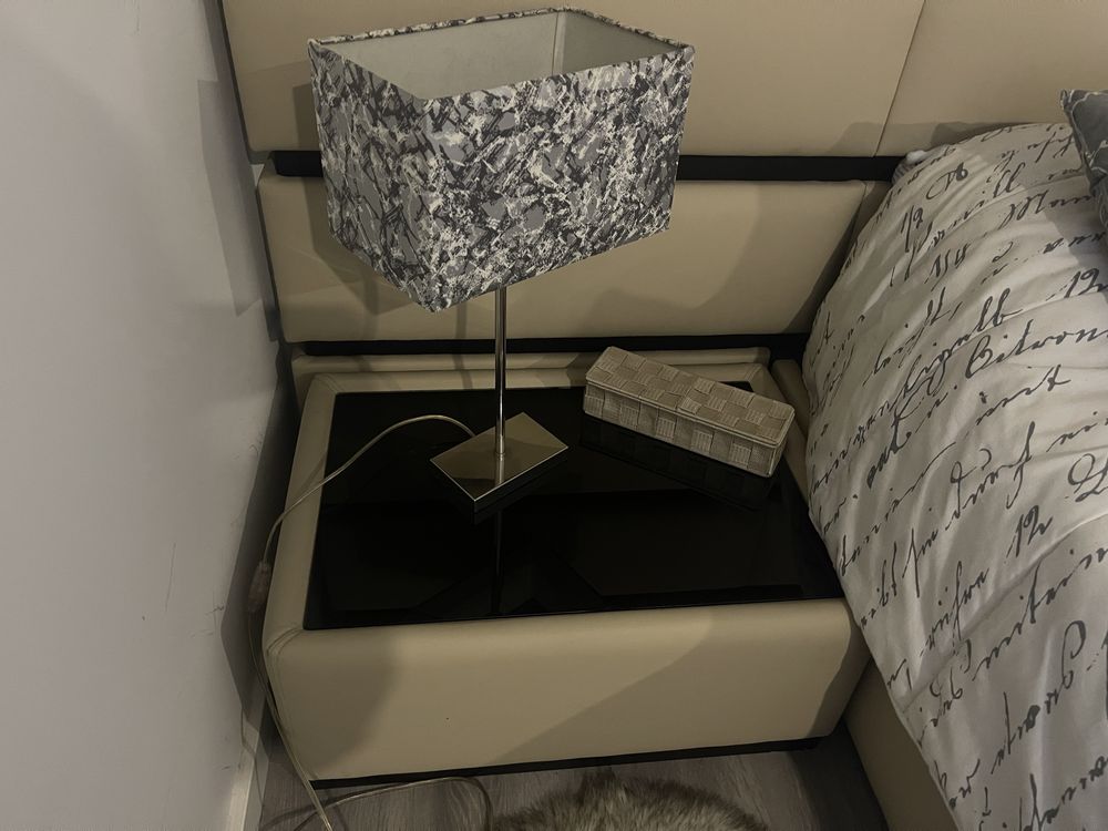 Mobilia de quarto - cama e comoda