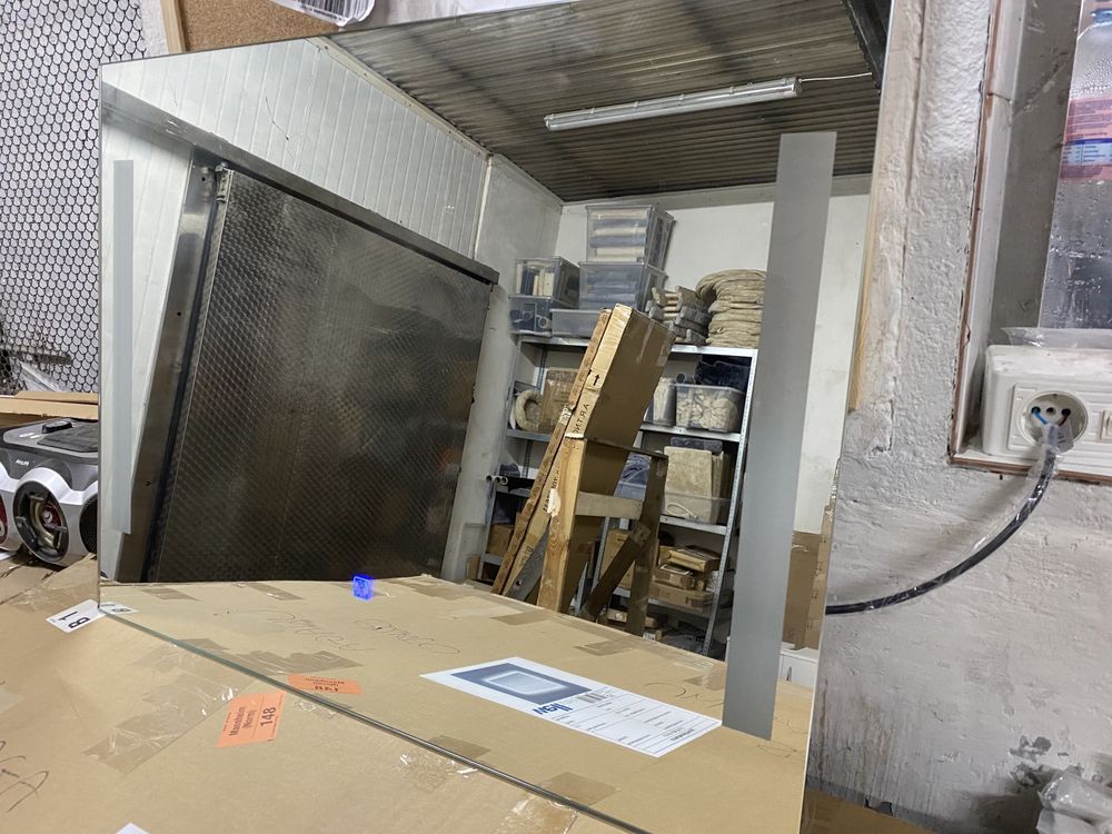 Lustro łazienkowe lustro LED nowe posiada małą wadę na rogu POLECAM