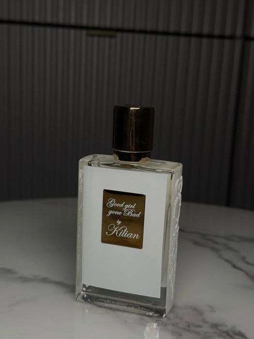 Kilian Good girl , Rolling in Love, Black black phantom, snoking hot