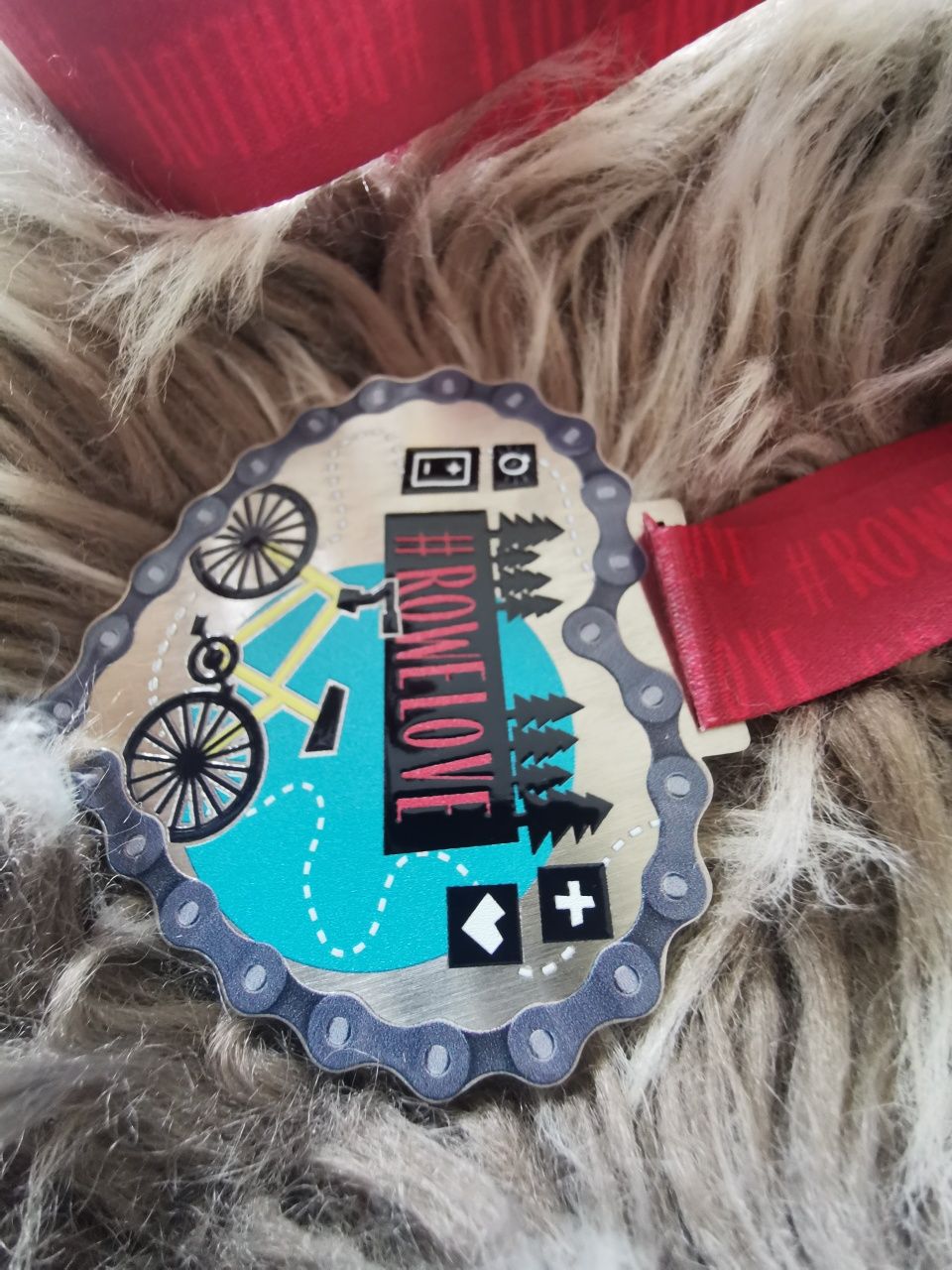 medal rowerowy na smyczy rowelove kolorowy bike