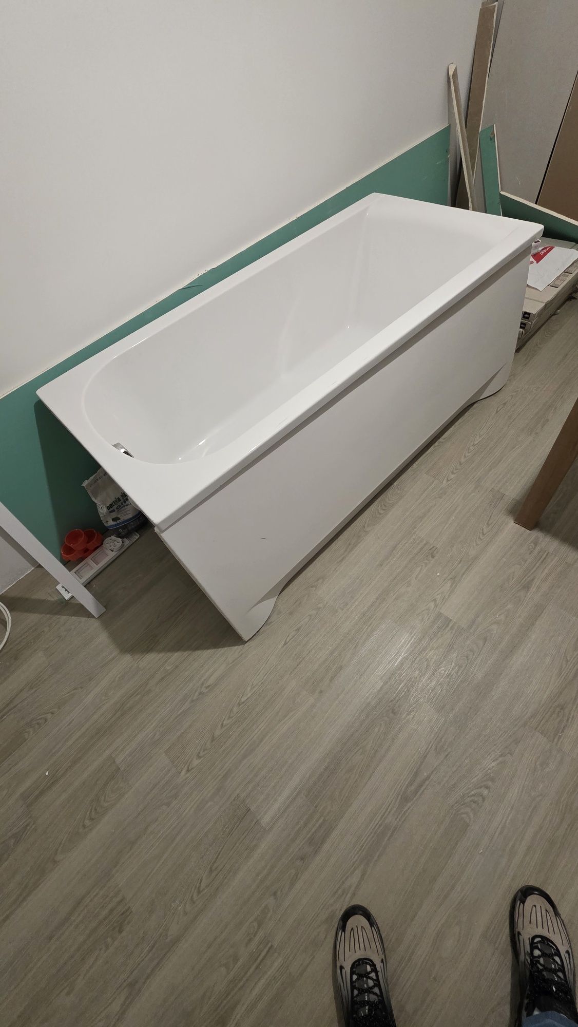 Wanna z włókna szklanego z obudową