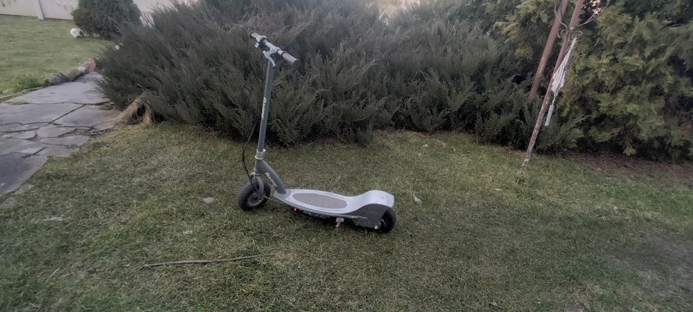Hulajnoga Elektryczna Razor