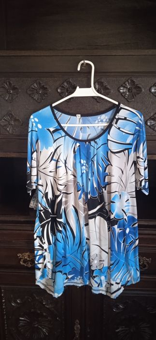 Camisas, camisolas e blusas para venda