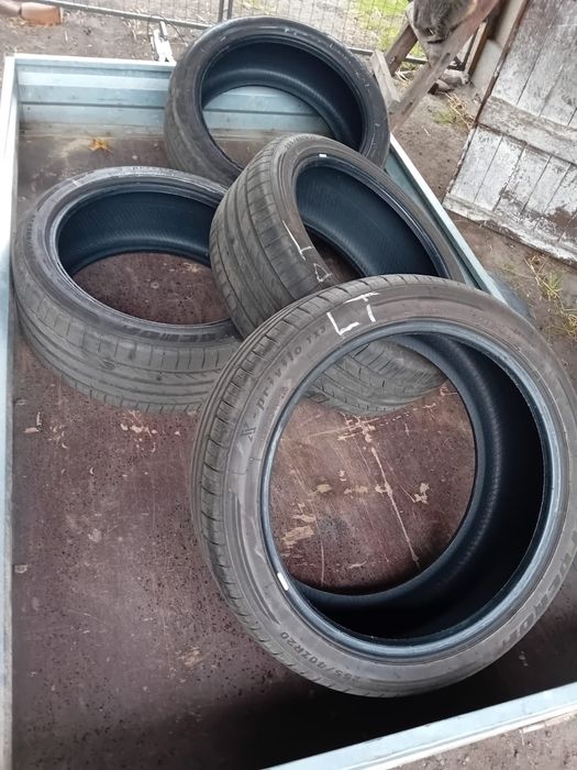 Opony letnie 255/40 R20