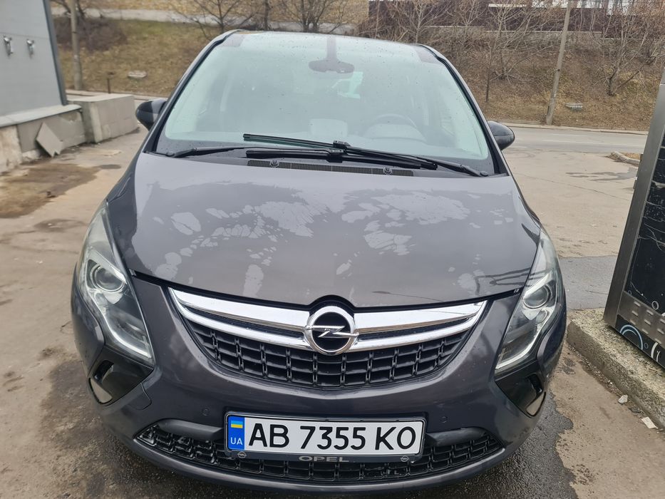 Opel Zafira c 2014 1.6b 8000$