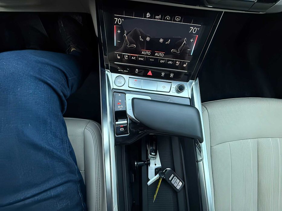 Audi e-tron quattro      2019