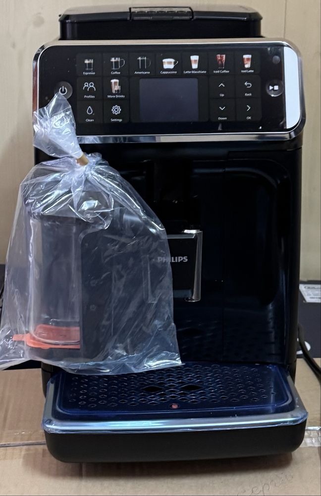 Срочно!!! Продам кофемашину Philips Late Go 5500!!! Нова