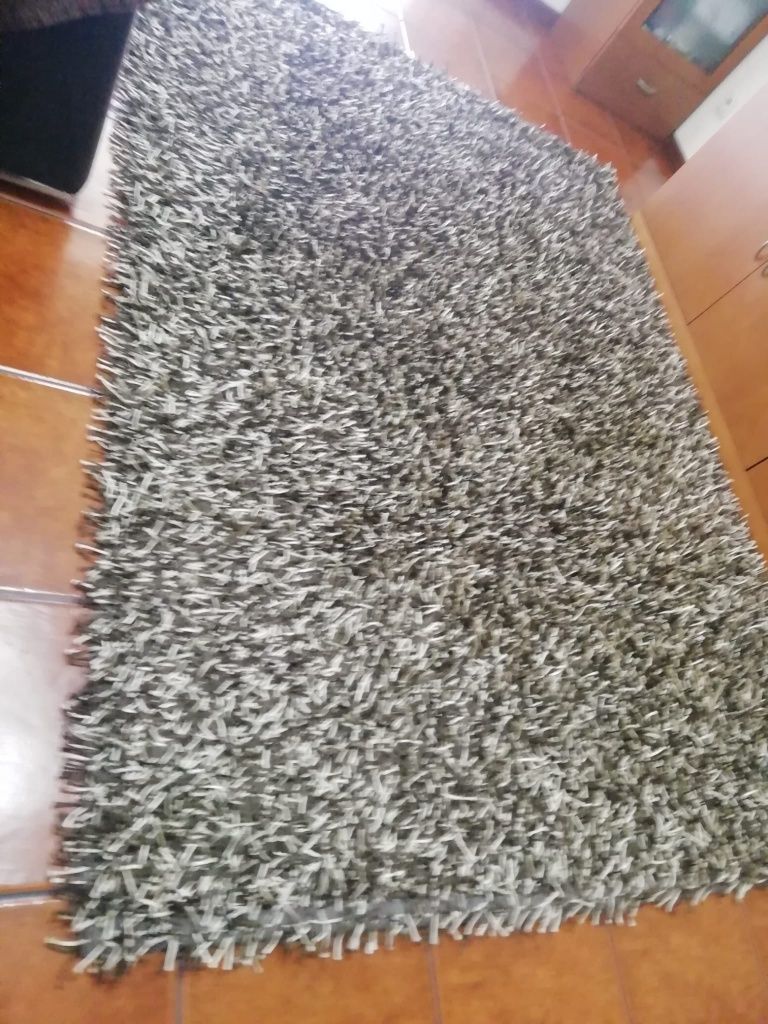 2 Carpetes castanho e beje