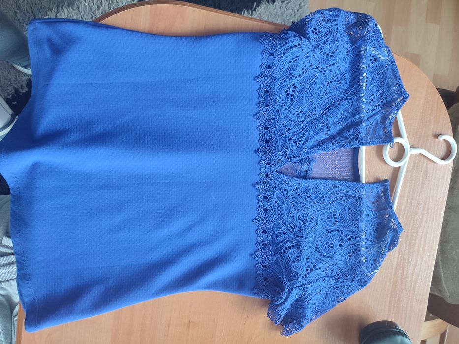 Bluzka z koronką elegancka
