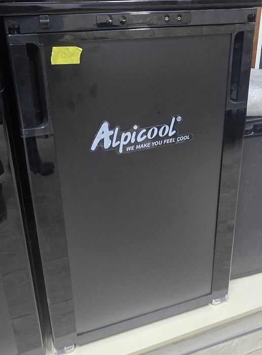 Компресорний автохолодильник Alpicool R85 (83 літри).  12 24 в