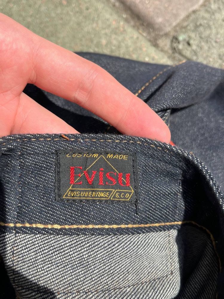 Оригінальні джинси evisu