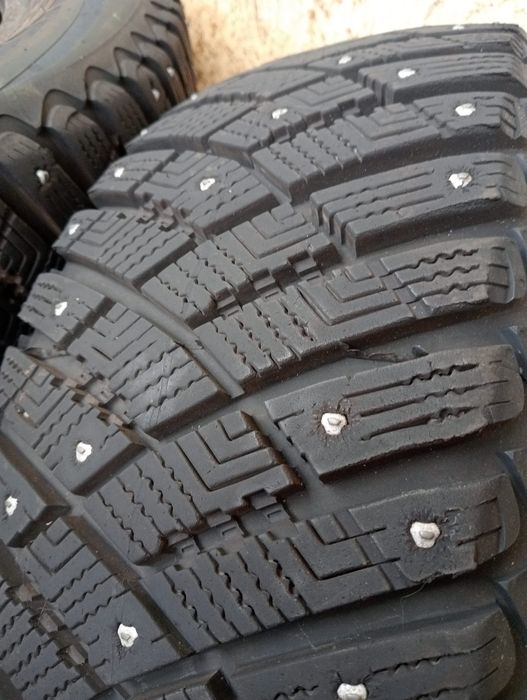 Зимові шини 215/65 R16 98T Good Year ULTRAGRIP ICE ARCTIC