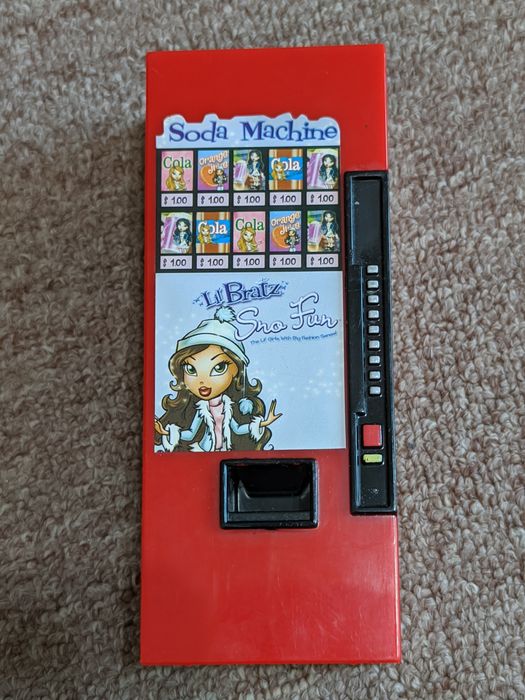 Игрушечный автомат газировки Bratz