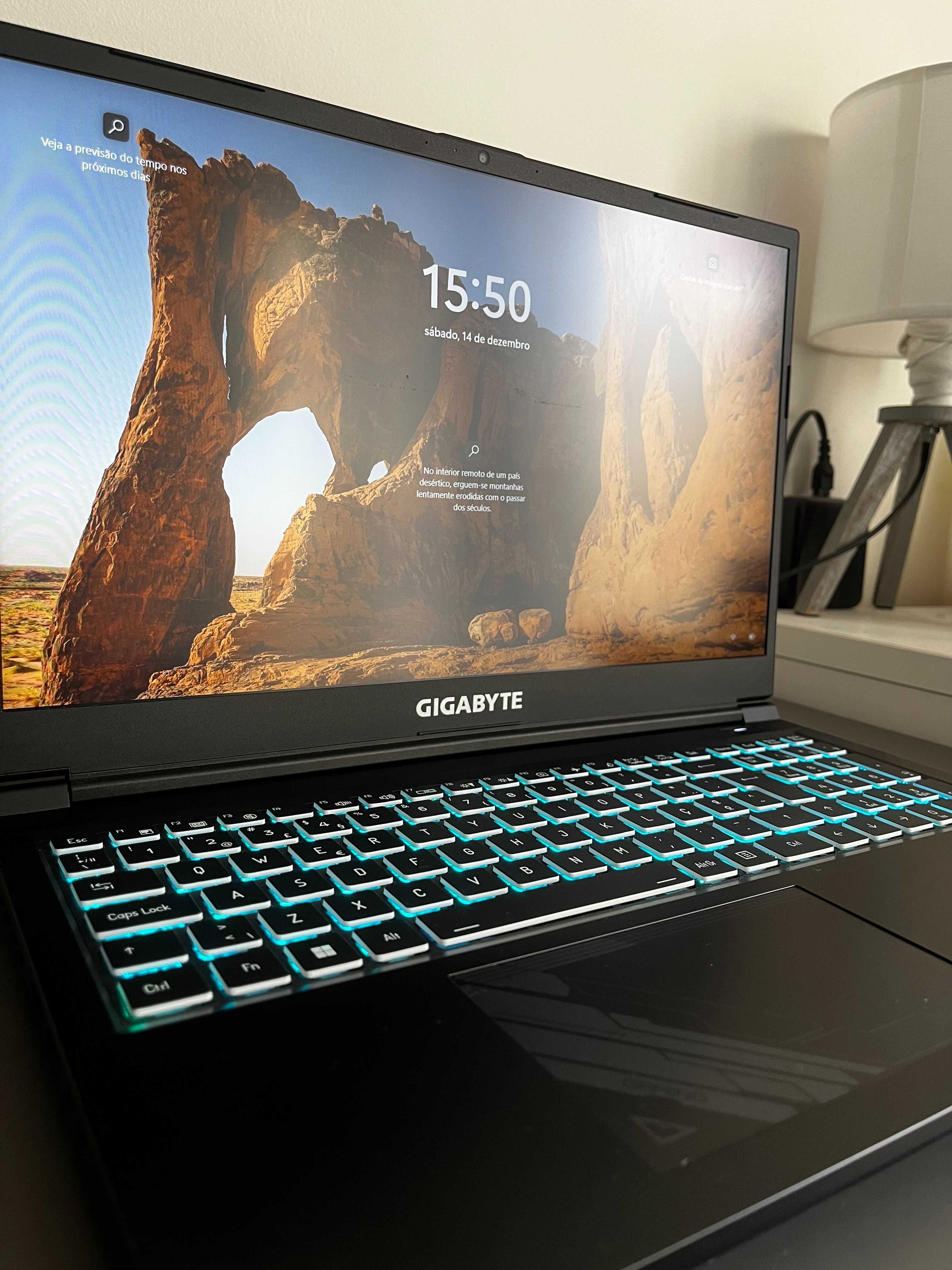 Portátil GIGABYTE G5 MF-5