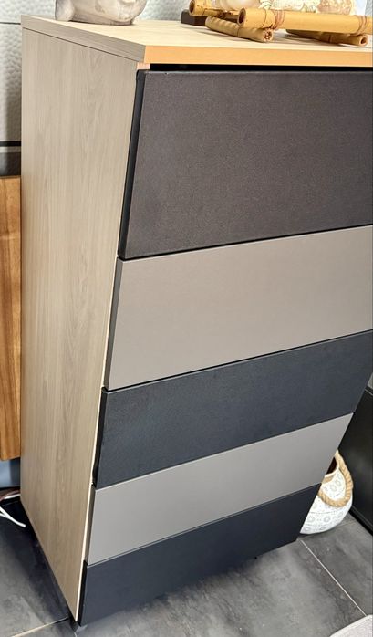 Cómoda em cor carvalho e Grafite