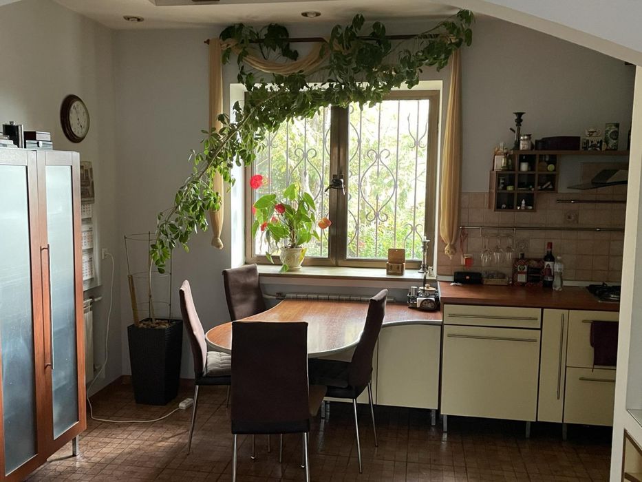 Оренда 2-поверхового будинку перша здача