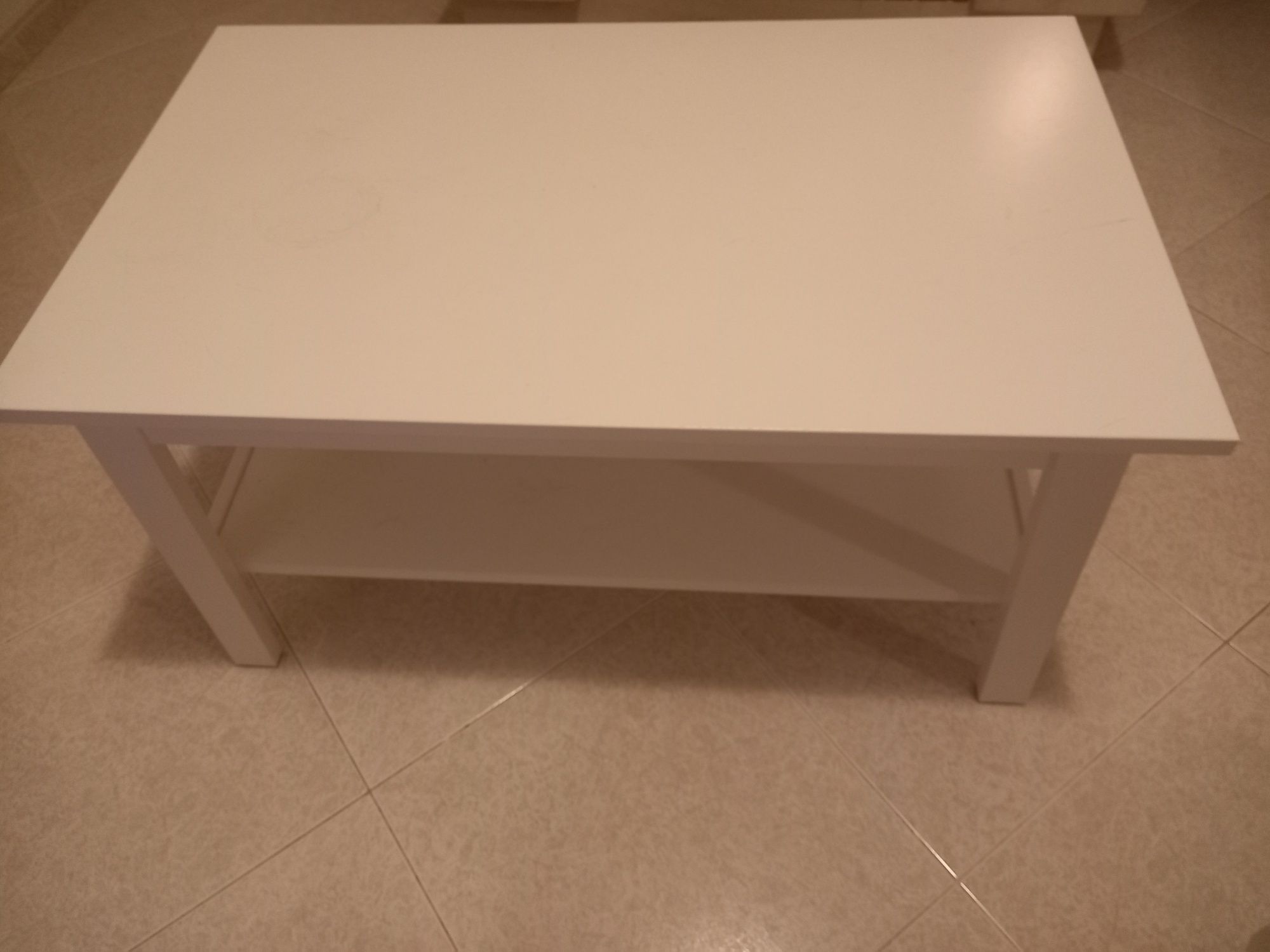 Mesa  nova de madeira maciça