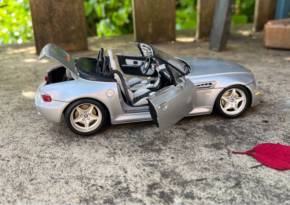 Модель автомобиля „BMW Z3 M roadster 1996“ 1:18