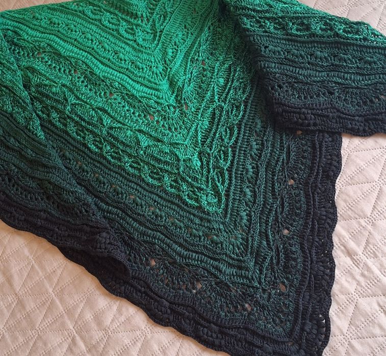 Chusta szydełkiem dziergana