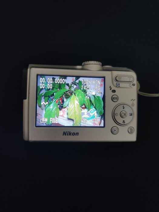 Nikon Coolpix P2 WI-FI Aluminum Вінтажна Мильниця фотоапарат '
