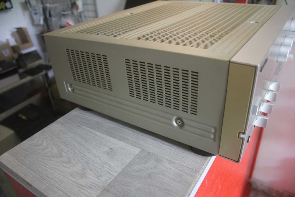 Oryginalny Japoński Wzmacniacz Pioneer A-616 Mark II Srebrny